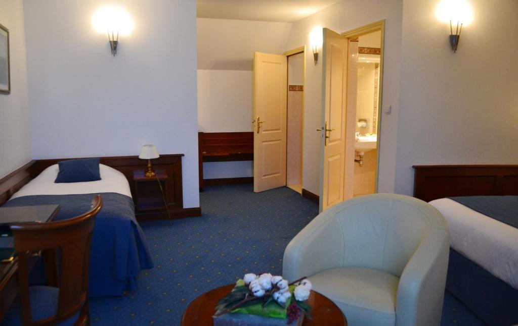 Coq Hotel Montreuil  ภายนอก รูปภาพ